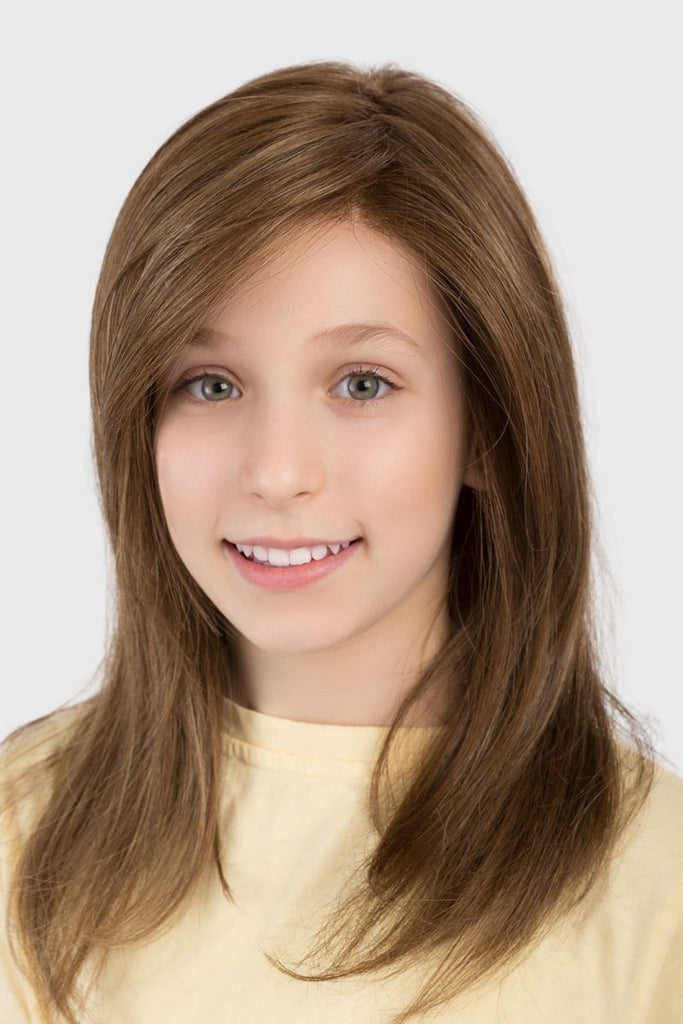 Girl modeling Ellen Wille Sara in the color Light Brown.