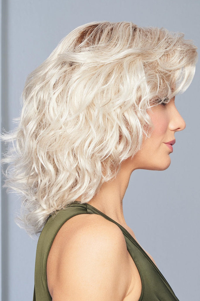 Model wearing Gabor wig Curl Up 2.