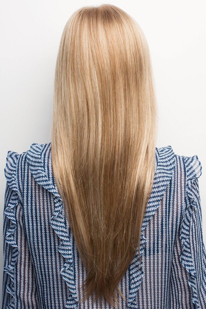 Model wearing the Amore wig Stevie #2516 7.