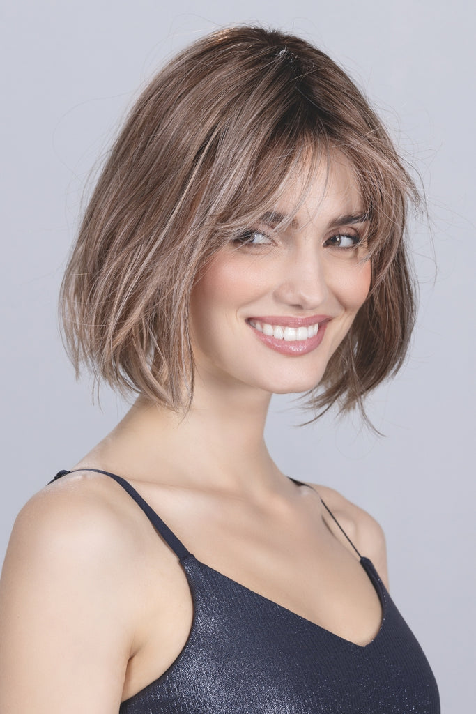 Woman wearing Vivi by Ellen Wille.