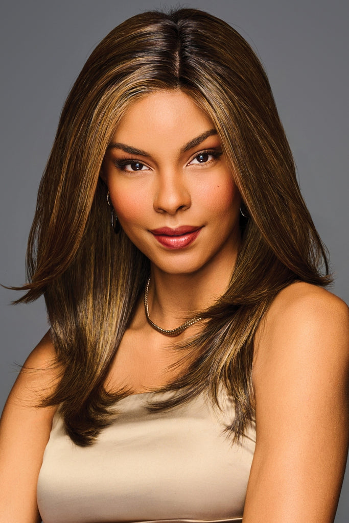 Woman wearing Mirror Movement in the color SS Hazelnut by Gabor.