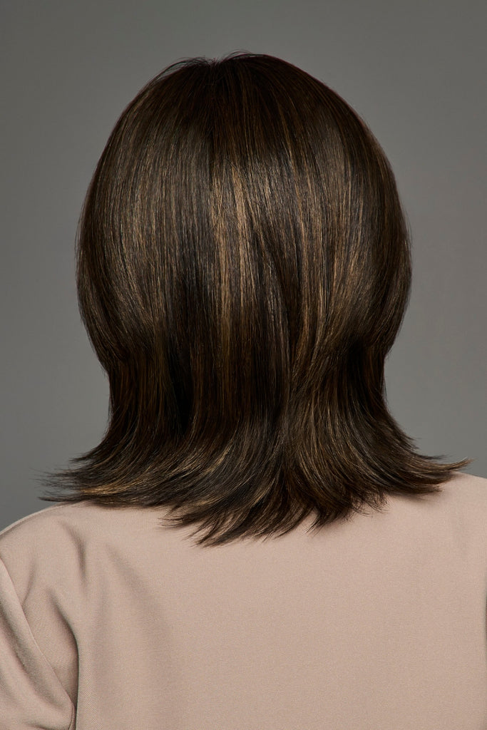 Model styling Inspire Me in the color SS Iced Java.