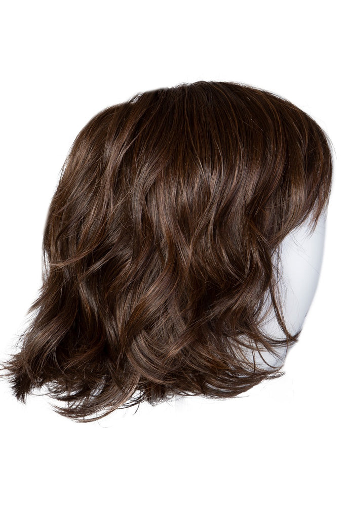 Mannequin photo of the wavy layered bob.