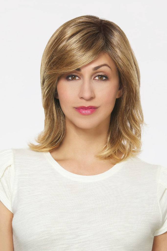 Model wearing the color 2418GR.