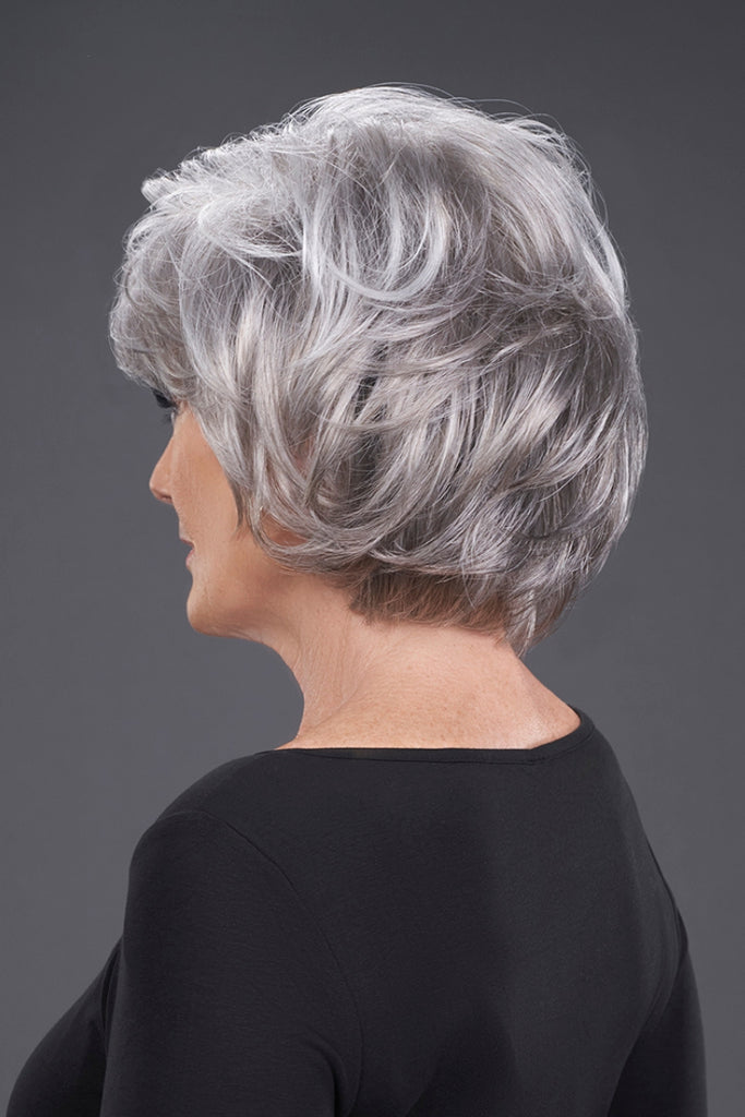 Back of model wearing the color 56F51.