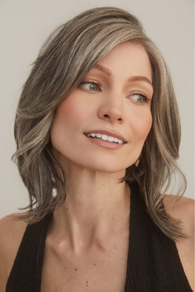 Woman wearing Sheena in the color Moonlit Silk.