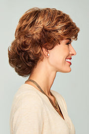 Model wearing Gabor wig Fortune 3.
